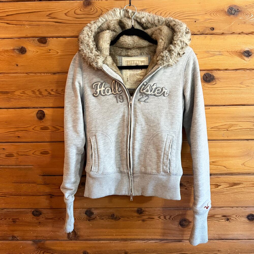 Hollister Light Gray Zip Hoodie with Faux Fur Trim
